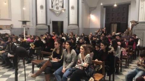 Una strada d’amore per Arturo e per i giovani di Napoli