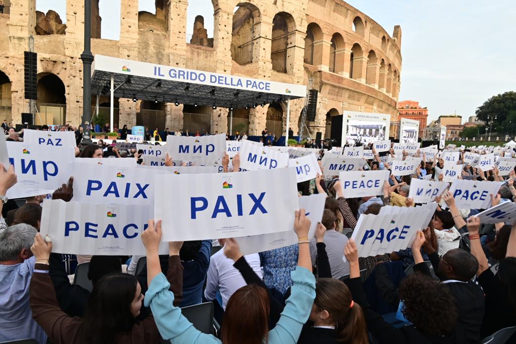 piazza-colosseo-grido-pace